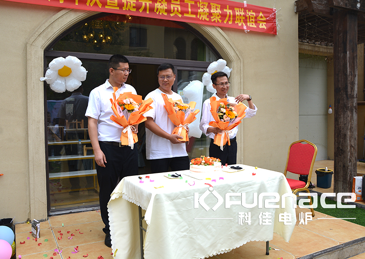 領(lǐng)導(dǎo)合影